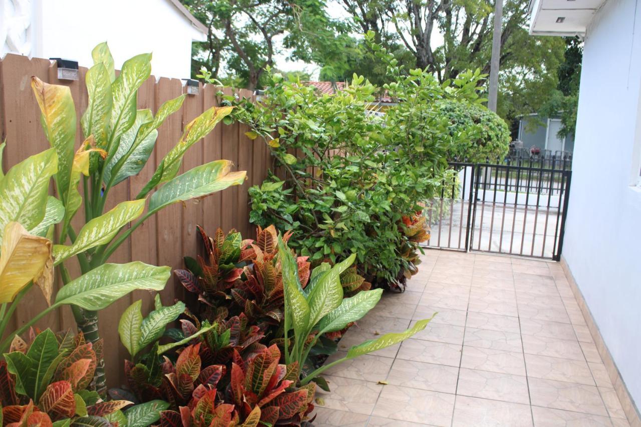 Main House 3 Bed 2 Bath & Guest House 1 Bed 1 Bath 迈阿密 外观 照片