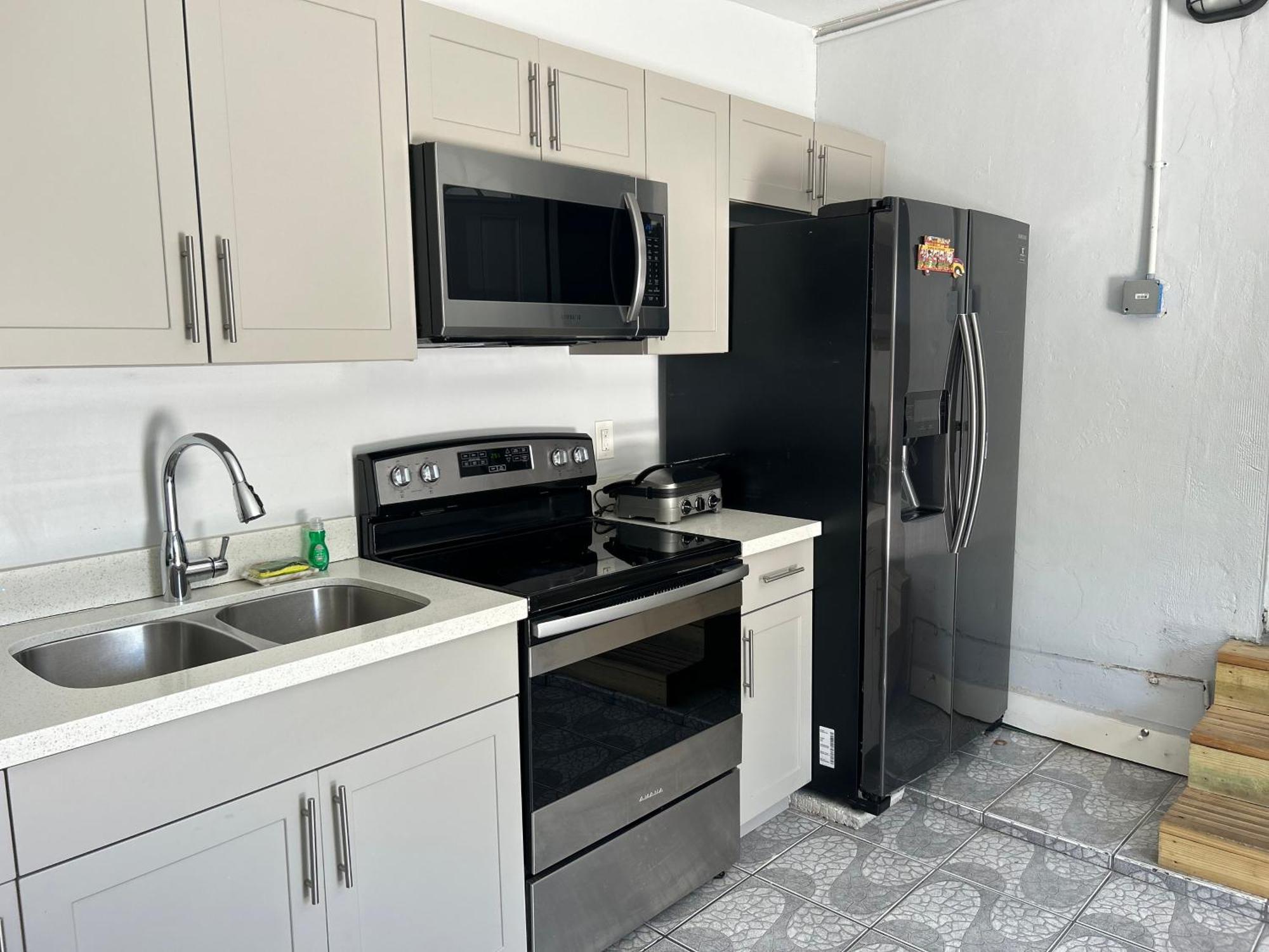 Main House 3 Bed 2 Bath & Guest House 1 Bed 1 Bath 迈阿密 外观 照片
